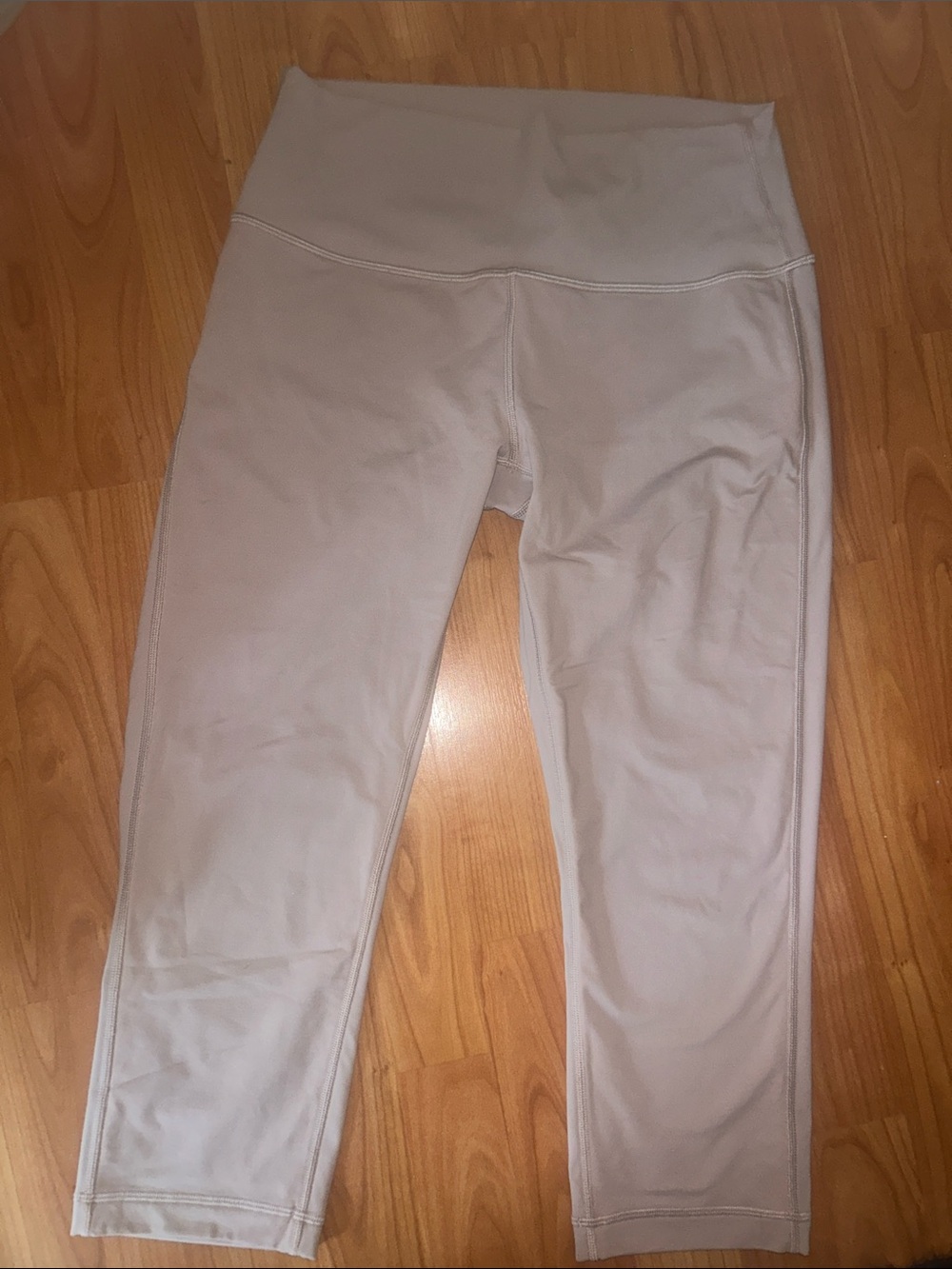 LULU LEMON SZ 10 Smooth High-Waist Capri Leggings in Light purple